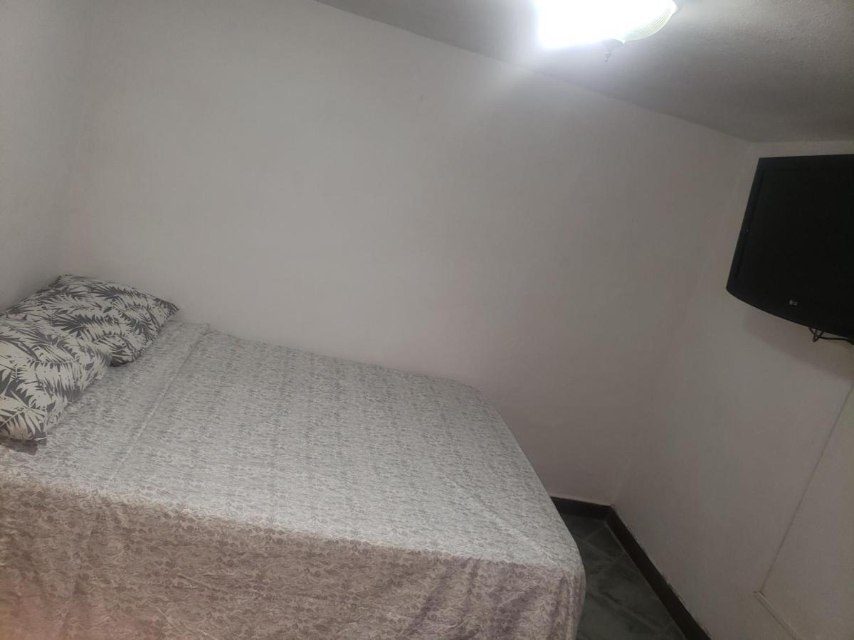 Hostal Hollywood Inn Rionegro Exteriör bild