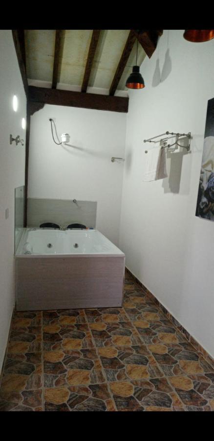 Hostal Hollywood Inn Rionegro Exteriör bild