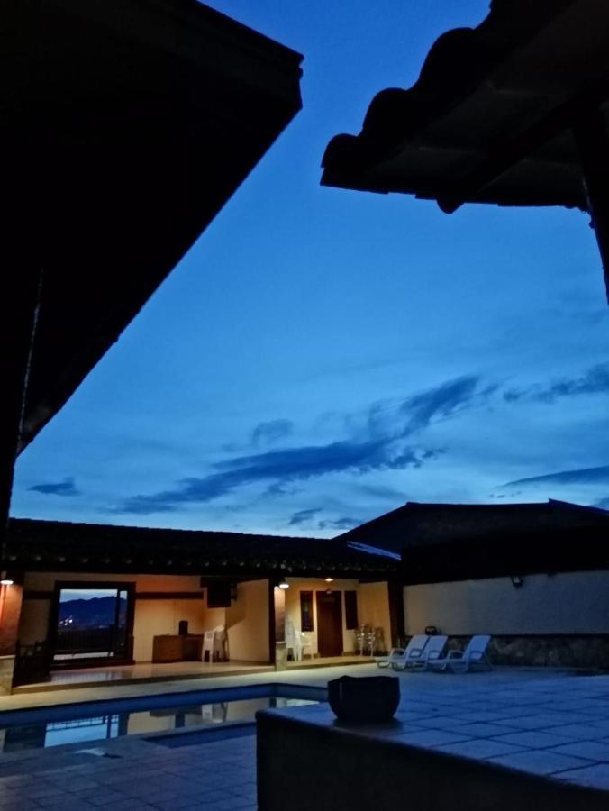 Hostal Hollywood Inn Rionegro Exteriör bild