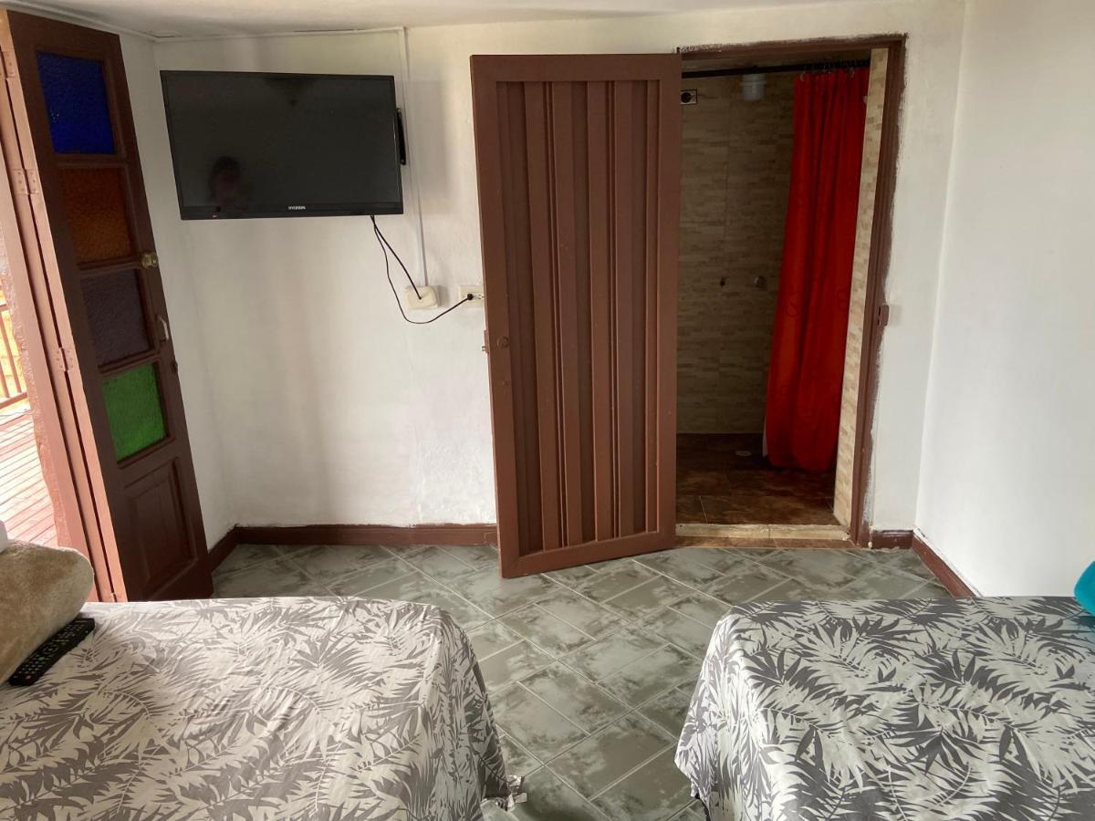 Hostal Hollywood Inn Rionegro Exteriör bild