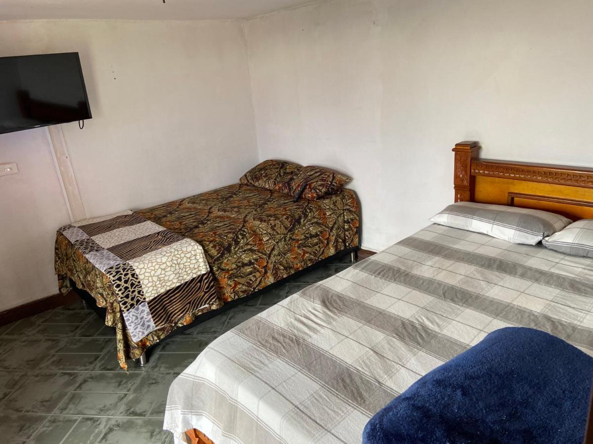 Hostal Hollywood Inn Rionegro Exteriör bild