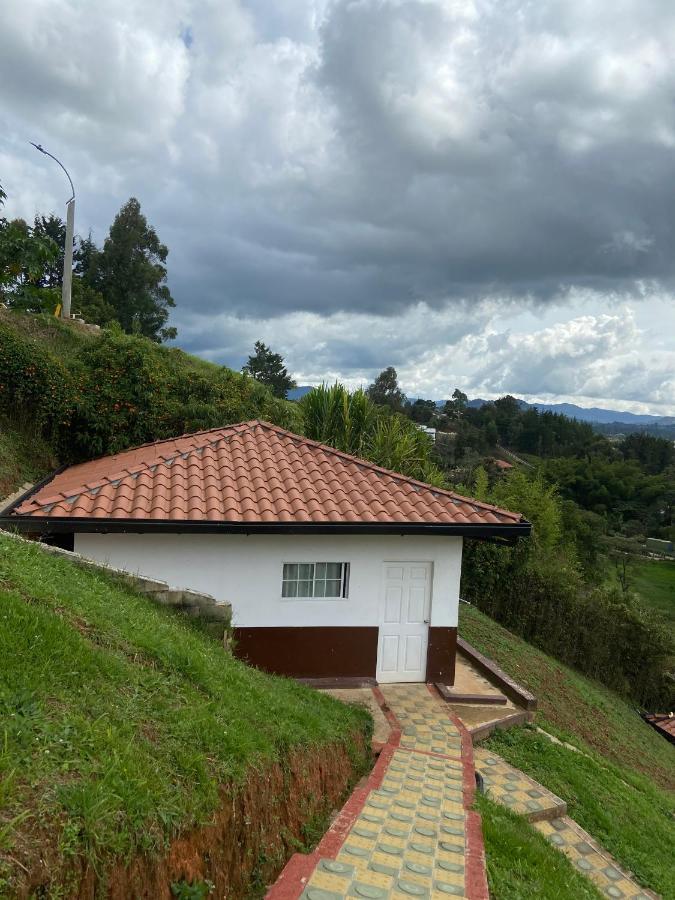 Hostal Hollywood Inn Rionegro Exteriör bild