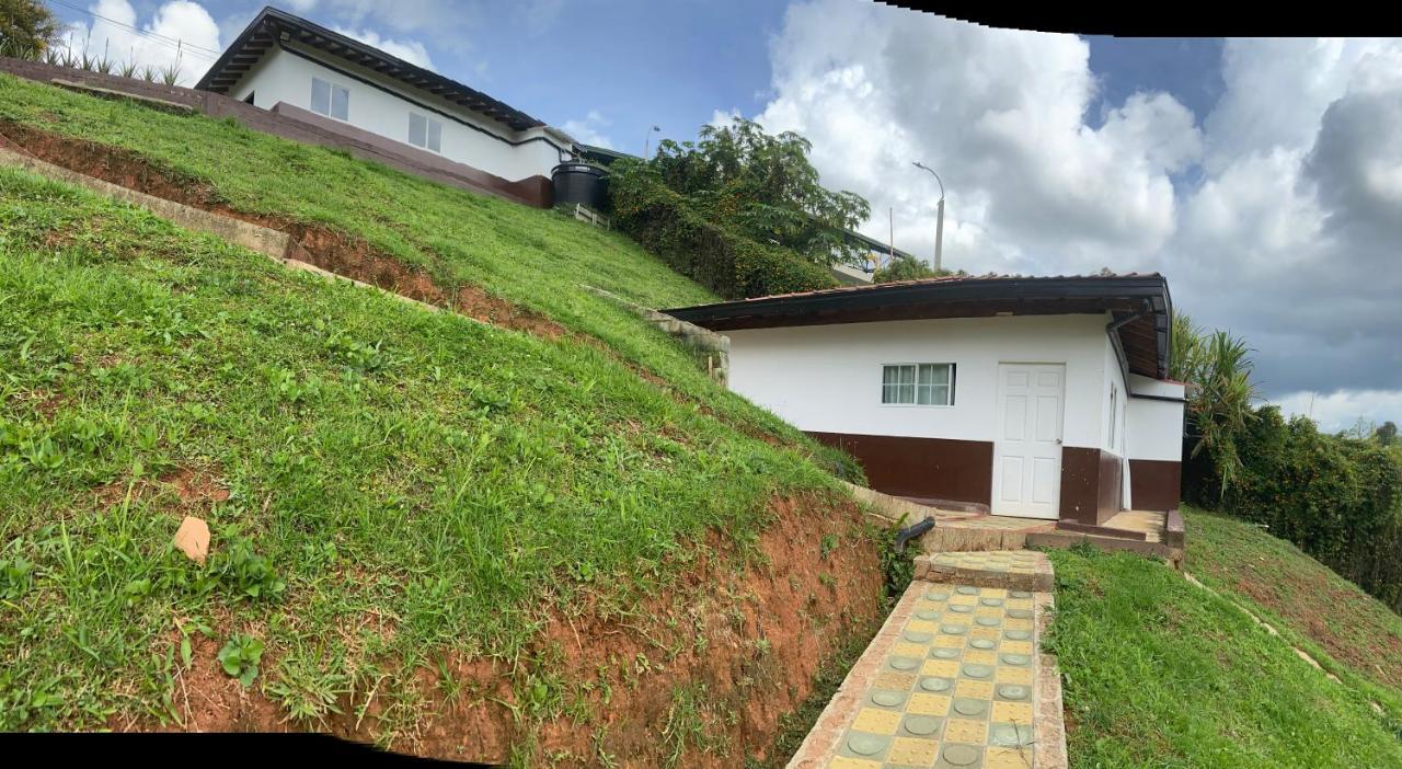 Hostal Hollywood Inn Rionegro Exteriör bild